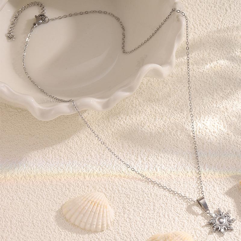 New sunflower high version colored titanium steel necklace women's simple niche diamond-set silver pendant collarbone chain jewelry