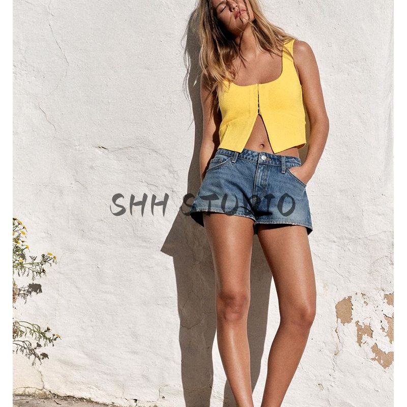 Spring and Summer New Women's Clothing Hidden Snap Button Minimalist round Neck Wide Shoulder Strap Knitting Short Top 5536040