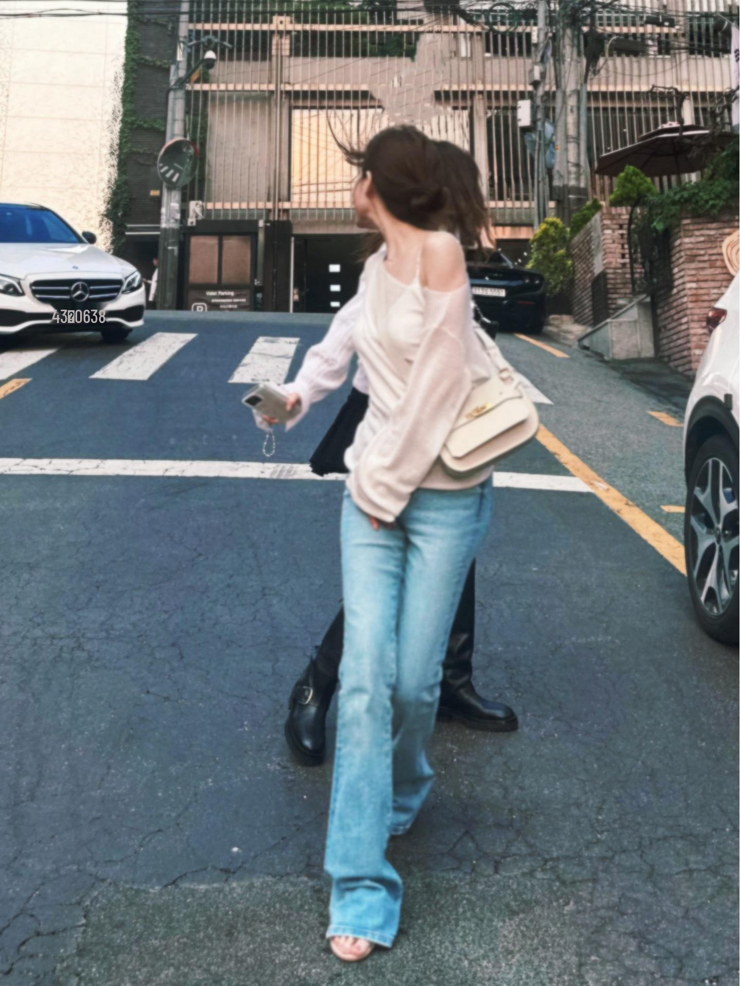 Retro Light High-Waist Bell Bottom Jeans for Women M синий