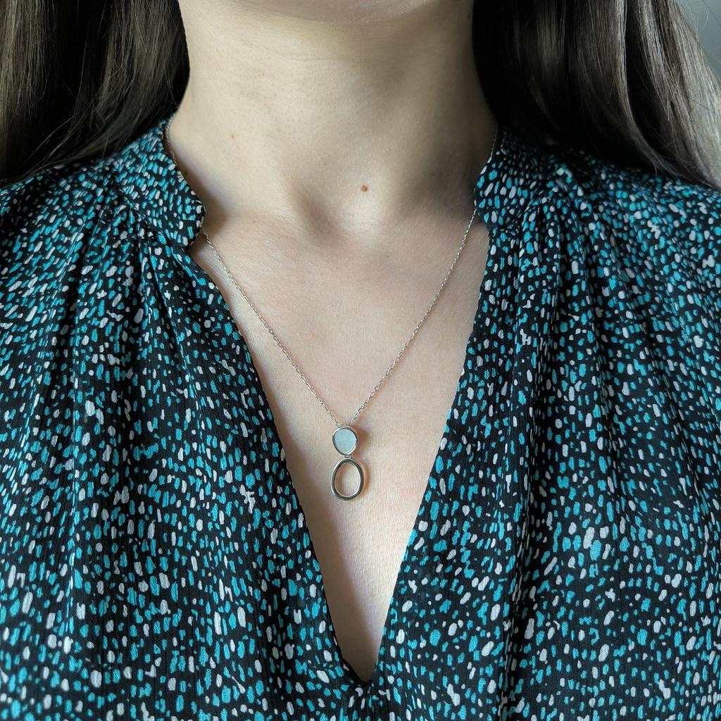 Серебряное колье с натуральным перламутром, вес изделия 2,63 гр (60002291)