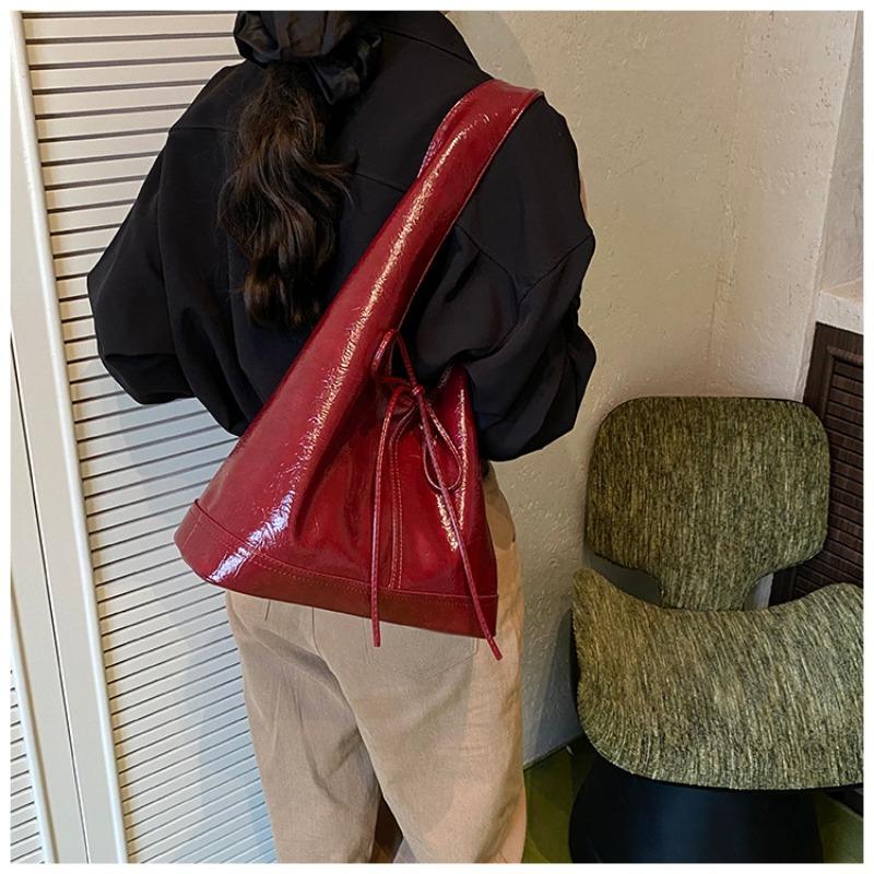 Underarm bag texture large capacity tote bag new spring and autumn tide shoulder bag fashion casual bag