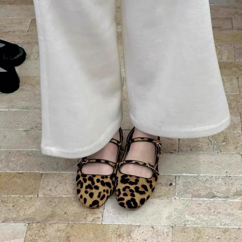 High-end new darling Versatile fashion leopard print buckle strap flat Mary Jane ballet single shoes women s grandma shoes 35 красный 5586₽