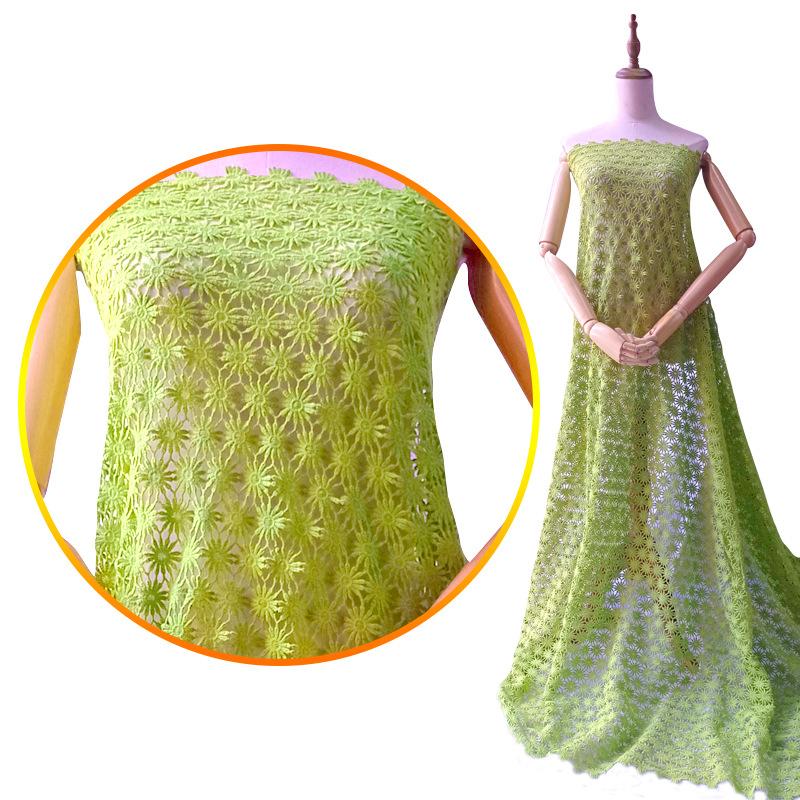 

Cotton embroidery cloth, hollow plum blossom fabric, cotton thread embroidery clothing accessories зелений