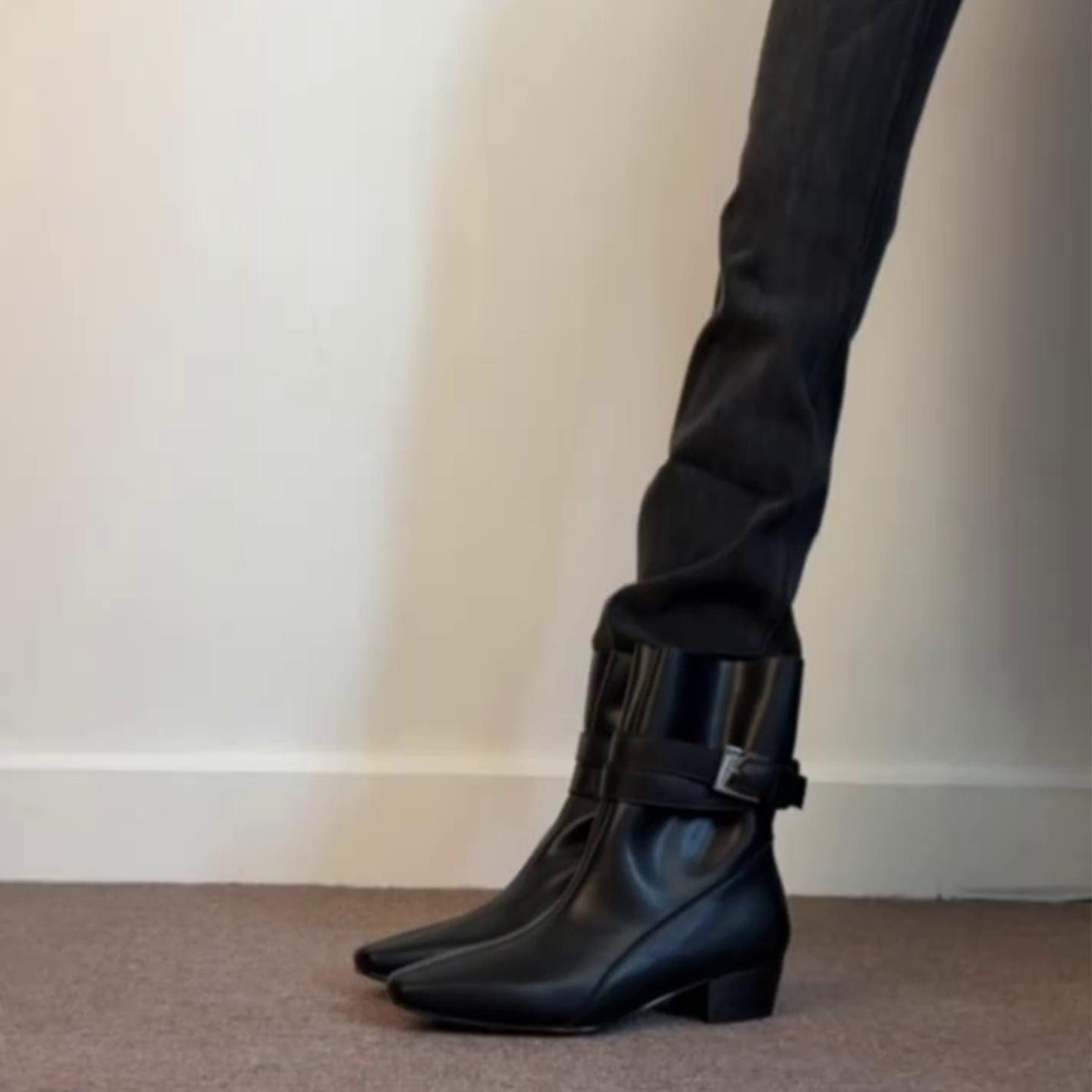 

Sheepskin version~ Advanced sense handsome fashion temperament small square head thick high heel belt buckle short boots new women s fashion boots 40