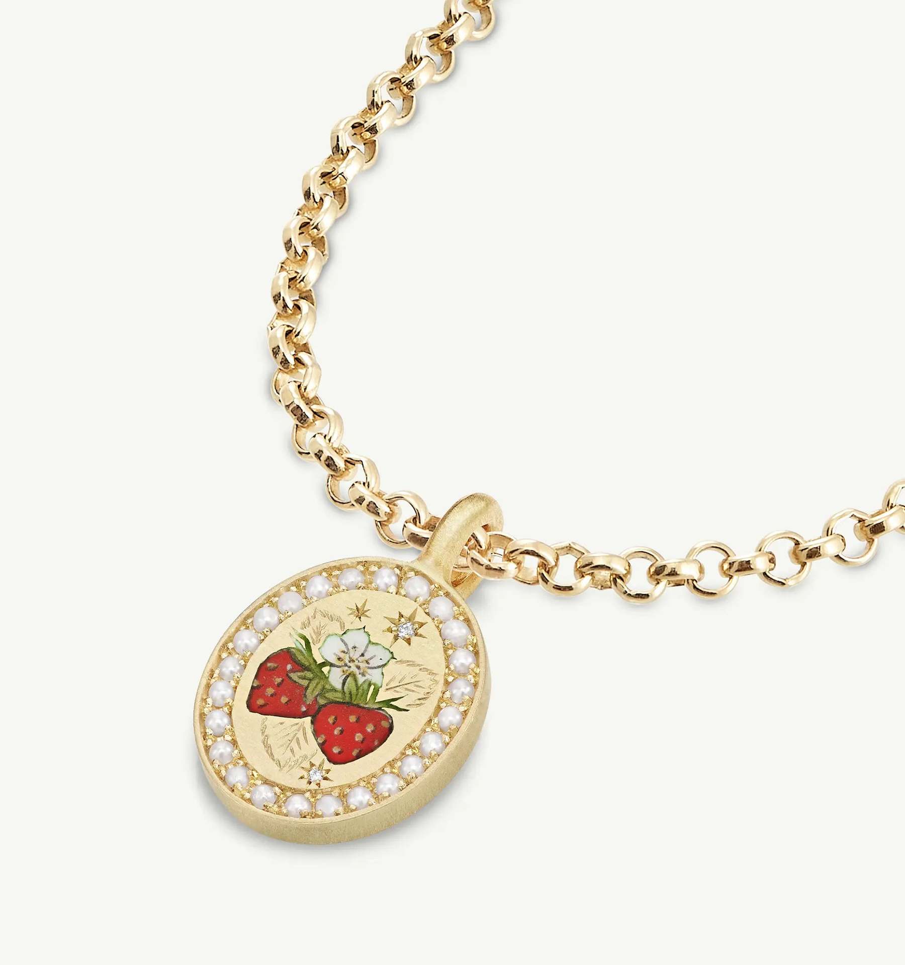 

Light Luxury Pearl Strawberry Necklace Female, Summer Fruit Party Titanium Steel Furnace Vacuum Plating 18K Real Gold