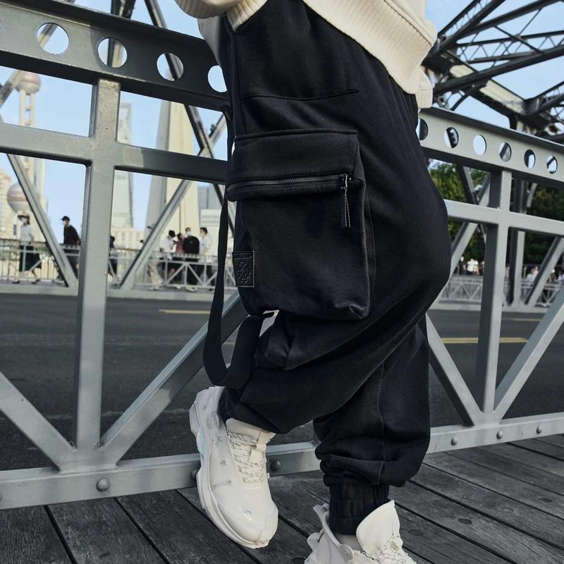 Li Ning Sports Fashion Series Solid Color Zipper Pocket Design Elastic Waist Cuffed Casual Pants Men Bottoms Black AKLSF57-4