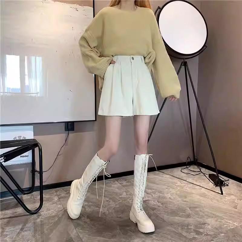 2024 Women's Autumn/Winter Corduroy A-line Shorts: Loose, Slimming Wide-Leg Design for Casual Wear with Boots.
