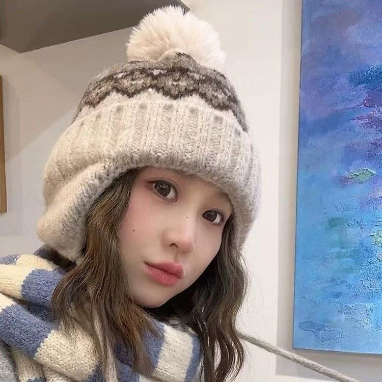 Phil knitted wool hat autumn and winter small warm ear protection foreign style Lei Feng hat hat fashion show face island women versatile