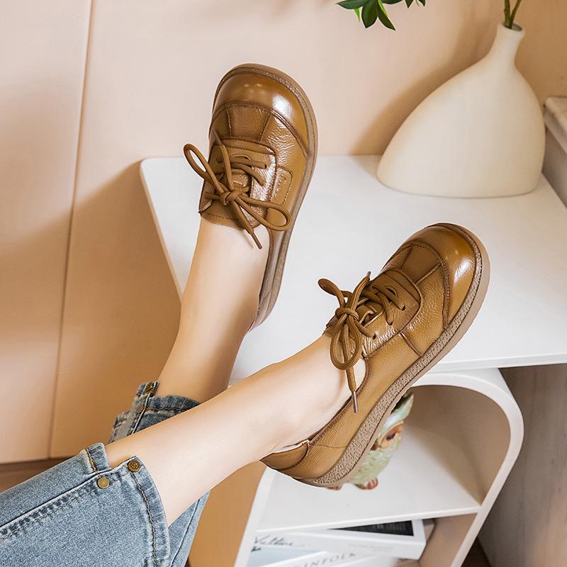 

Этническая обувь из натуральной кожи для женщин 2025 больших размеров ретро мамины слипоны мокасины женские повседневные кроссовки на шнуровке из натуральной кожи 38 коричневый