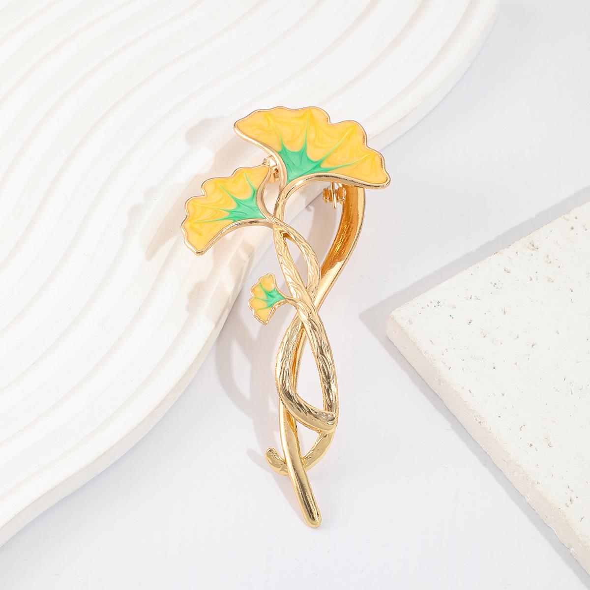 Ginkgo Leaf Twist Clip - Elegant High-End Hair Accessory