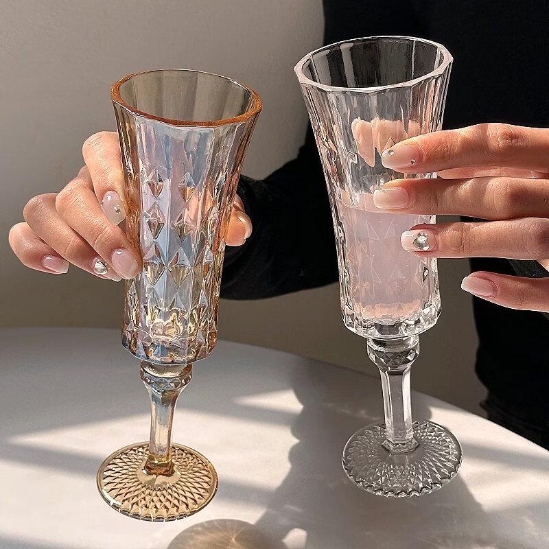 ZISIZ French Embossed Champagne Glass