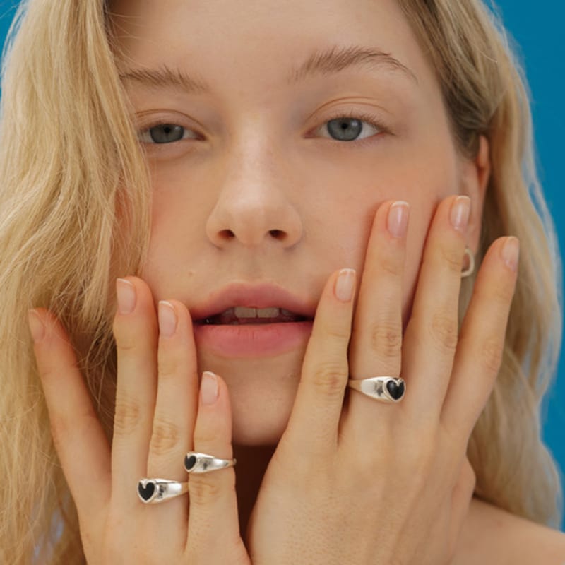 OOV LOVE HEART RING (SILVER)