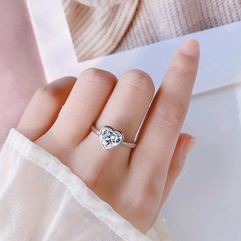 European Bestseller: S925 Sterling Silver Moissanite Irregular Heart Ring for Women