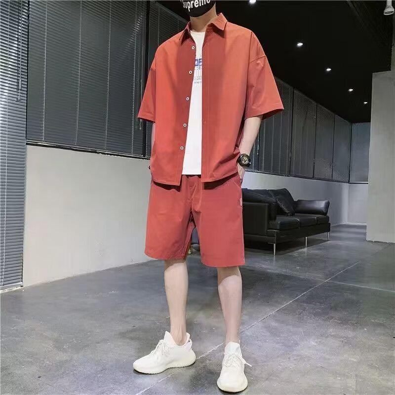 

Мужской летний повседневный комплект из двух предметов: Модный комплект из футболки с коротким рукавом и шорт. L красный