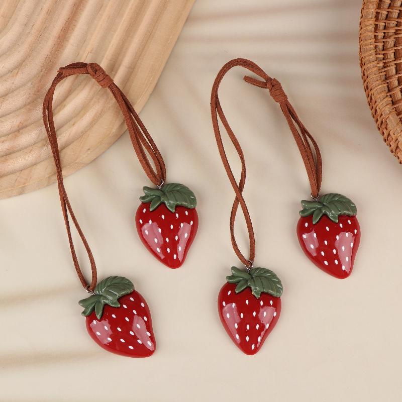 Cute Strawberry Bag Pendant Braided Strawberry Ornaments Creative Keychain Strawberry Car Hanging