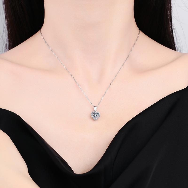 6.5mm Heart Cut Halo Moissanite Pendant Necklace S925 Sterling Silver For Women