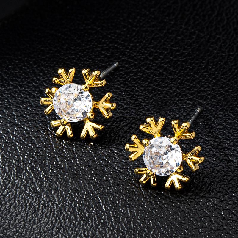 Copper-Plated 18K Gold Snowflake Zircon Stud Earrings - Shiny Christmas Gift for Women