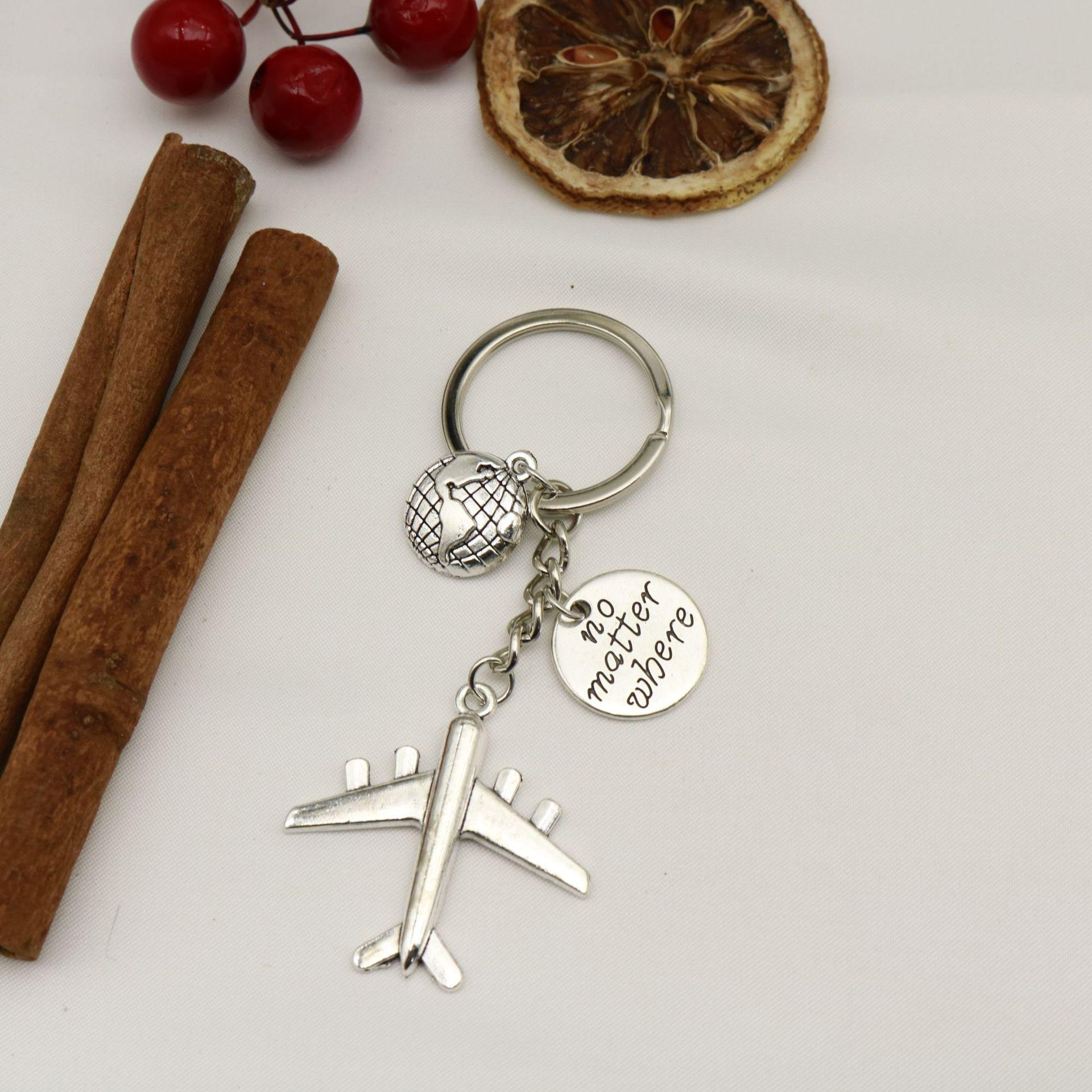 Cross-Border Travel Accessories: Airplane & Globe Keychain for Flight Attendants
