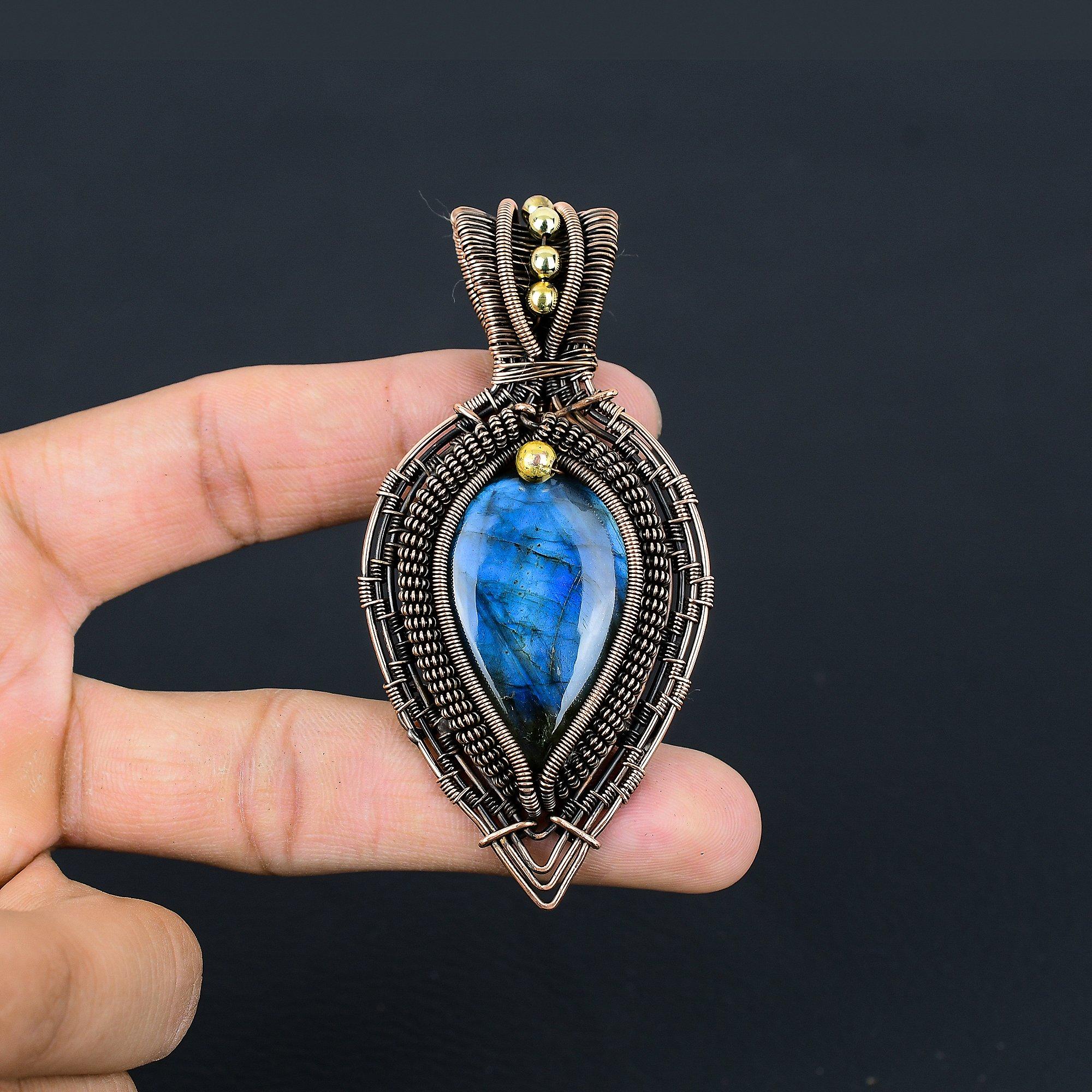 

Подвеска ручной работы из лабрадорита с голубым отблеском, украшения из натуральных драгоценных камней, подвеска, обернутая медной проволокой 999 пробы, для подарка