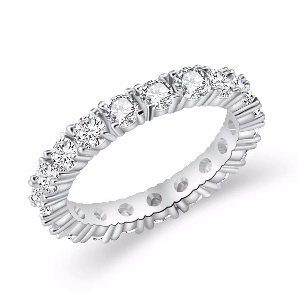 Anello Classico Pavé di Diamanti: Placcato Oro Bianco, Regalo Versatile e Lussuoso per San Valentino per Donne