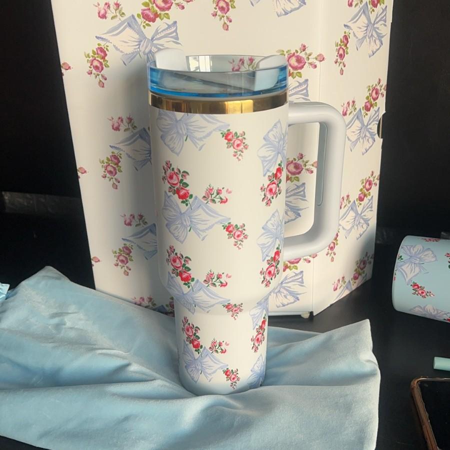 

Новая 2025 40 унций Крышки 304 Нержавеющая сталь Термобутылка Автомобильная чашка для воды Изолированная чашка для холодных напитков Вакуумная чашка Дорожная термокружка для спорта baby голубой