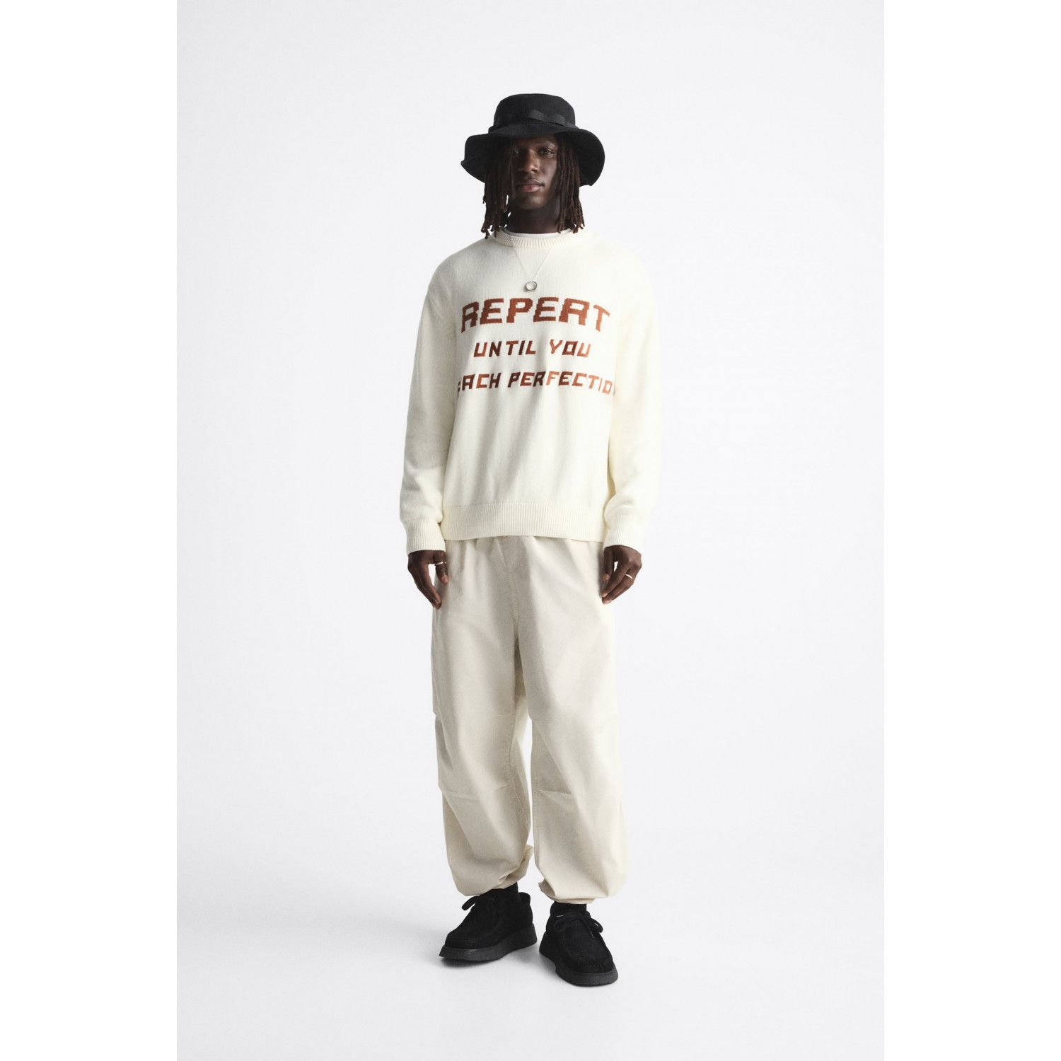 

JACQUARD SLOGAN SWEATER