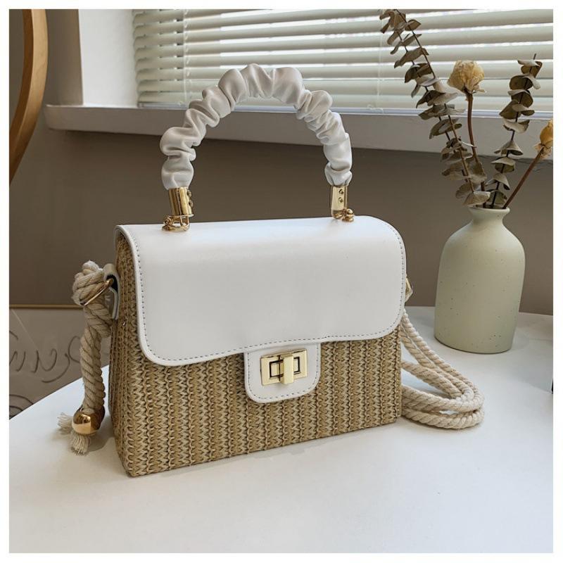 

Осень 2025 новая маленькая квадратная сумка для поездок на работу, простая и щедрая сумка через плечо, сумка-мессенджер из пеньковой веревки, соломенная плиссированная сумка белый