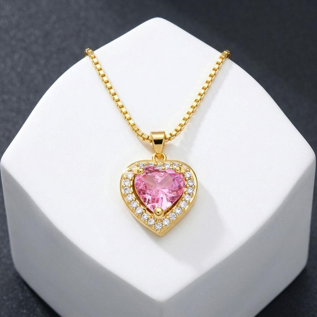 European and American Popular Love Necklace Women's Copper Inlaid Synthetic Zircon Heart Pendant Collarbone Chain Heart of the Ocean Jewelry