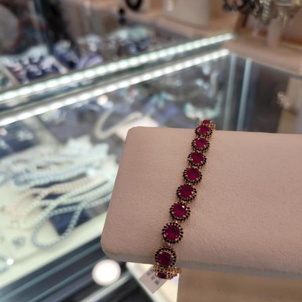 Atria's luxurious and stylish cubic line bracelet, JTOBAFR0018, is perfect for everyday wear.