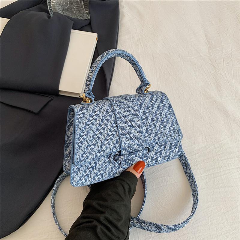 

Shoulder bag simple messenger bag trend 2024 summer new bag temperament trend women fashion retro small square women синій