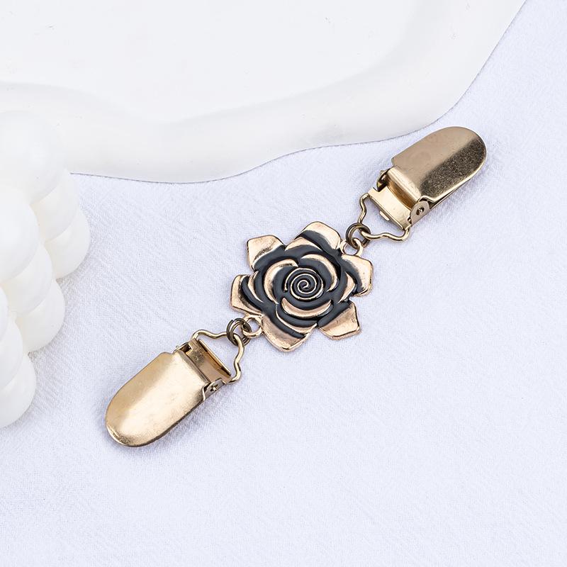 Retro spona na šál: Evropsko-americká brož na svetr a šátek s diamantovým akcentem - Slitinový doplněk proti odhalení