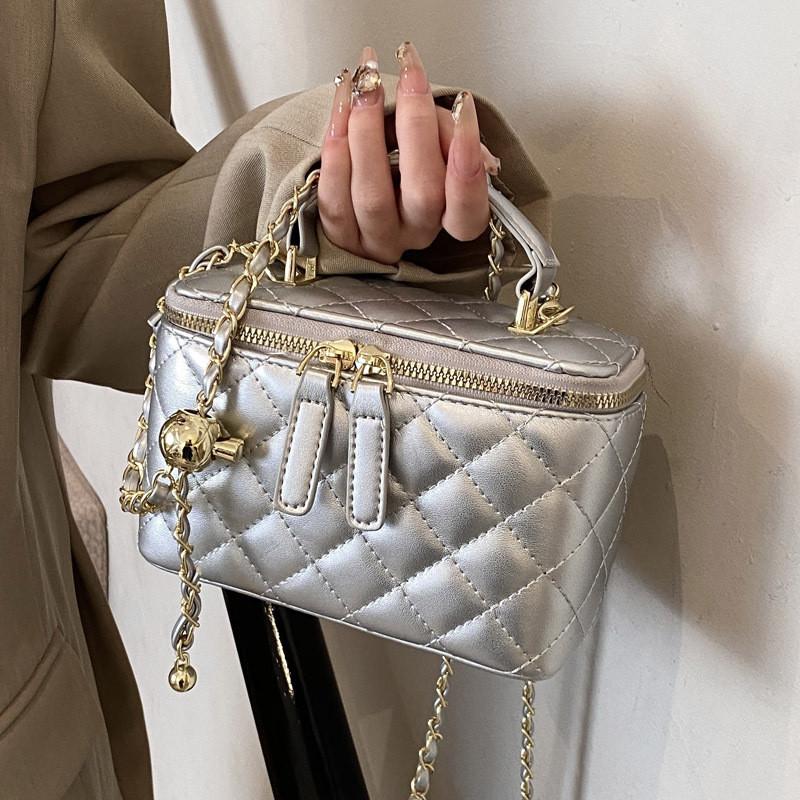 IELGY Silver Mini Bag Women's Year Summer Trendy Diamond Chain Handbag Commuter Shoulder Messenger Bucket Bag