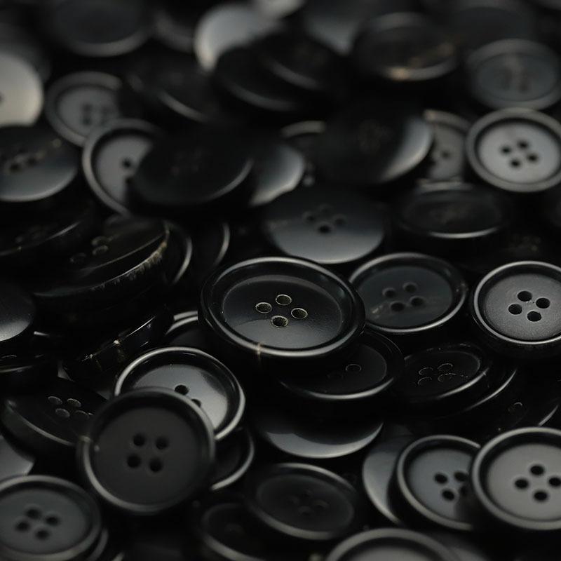 

Real Horn Buttons Four-Eye High-Quality Clothing Accessories Men S And Women S Jackets Suit Versatile Coat Knitted Sweater Buttons 1 #[15mmM real horn thin edge bright black]