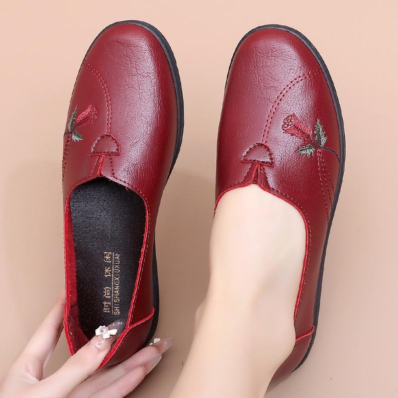Shoes Spring and Autumn Middle-aged Comfortable Leather Shoes Flat-soled Elderly Non-slip Spring Soft-soled Black Women's Single Shoes