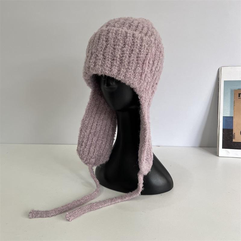 Girls are sweet and cute flying hats, autumn and winter cold-proof ear protectors, wool hats, retro solid color Lei Feng hats show small face