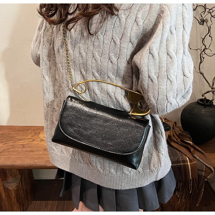 New Fashion Paperclip Design Tote Bag for Women Trendy Texture Shoulder Handbag CLE