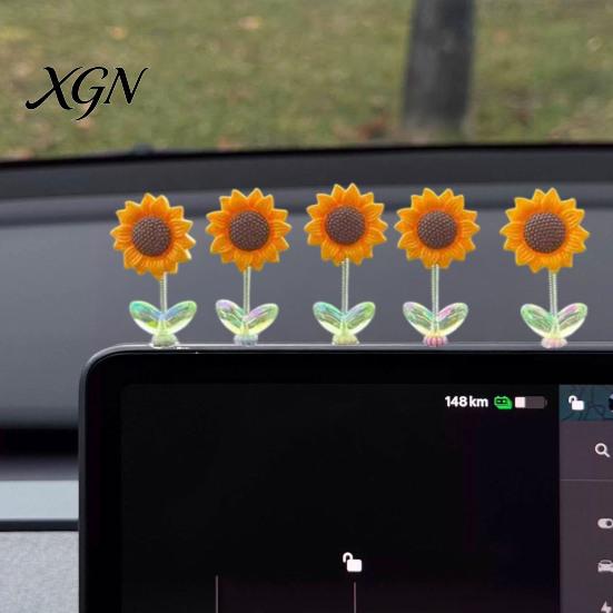 Interior Aesthetic Accessories 5Pcs Wobble Sunflower Car Dashboard Decor, Resin Spring Flower Ornament Cute Office Desk Decorations with Non