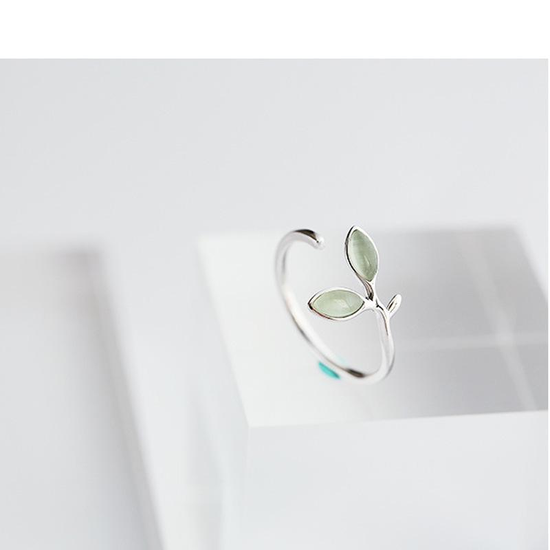 Niche Light Luxury High-end Young Leaf Opal Ring Women's Autumn New Opening Adjustable Index Finger Ring