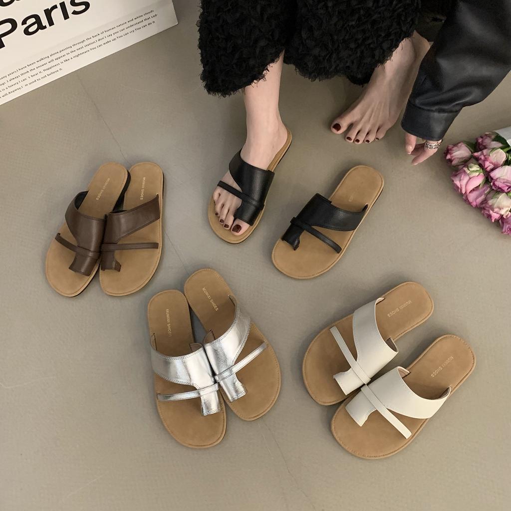 Korean Version of Retro Toe Slippers Women's Summer Wear 2025 New Niche Flat-bottomed Soft-soled Beach Sandals