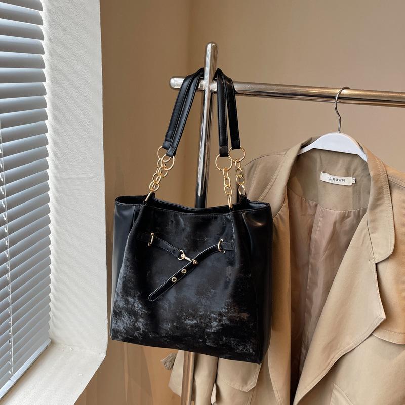 Casual Commuting Retro Large-capacity Bag Women's New Autumn and Winter Fashion Shoulder Bag Niche Tote Bag