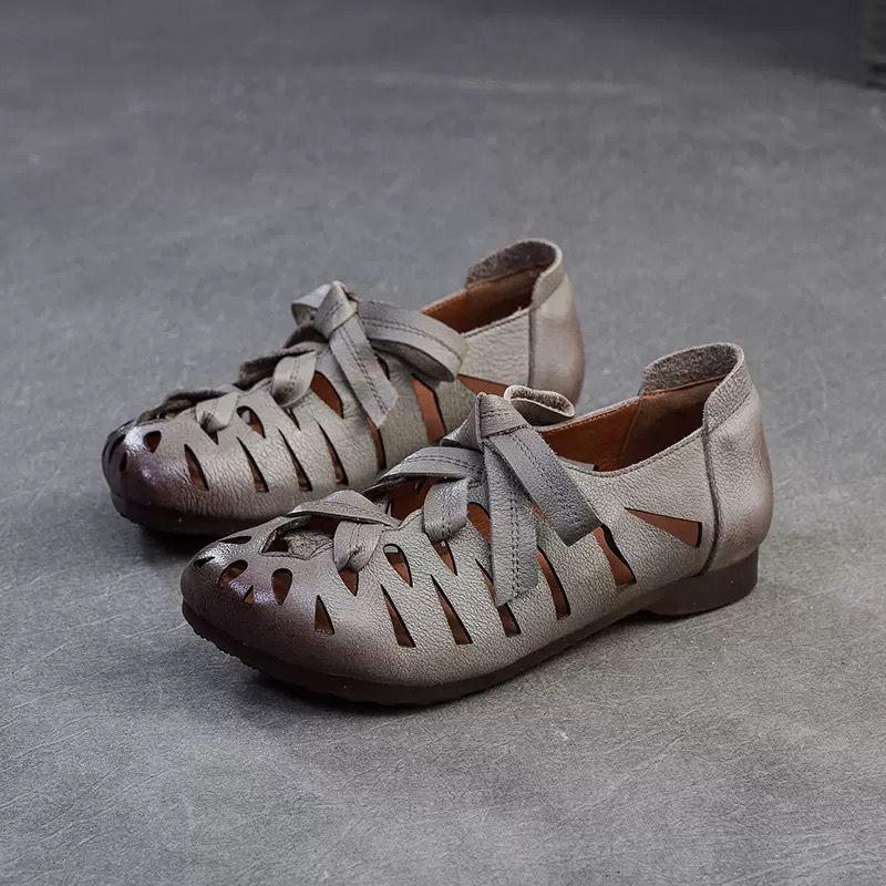 

Ретро сандалии с вырезами для женского лета 2025, новый стиль, на мягкой подошве, с мягким верхом, модные и повседневные, римские туфли с круглым носком 40 серый