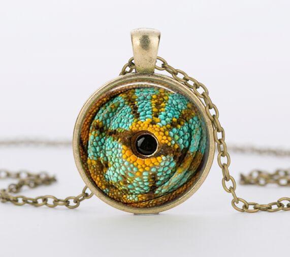 Vintage Red Cat Eye Necklace Dragon Eyes Photo Glass Cabochon Pendant Necklaces Women Men Jewelry