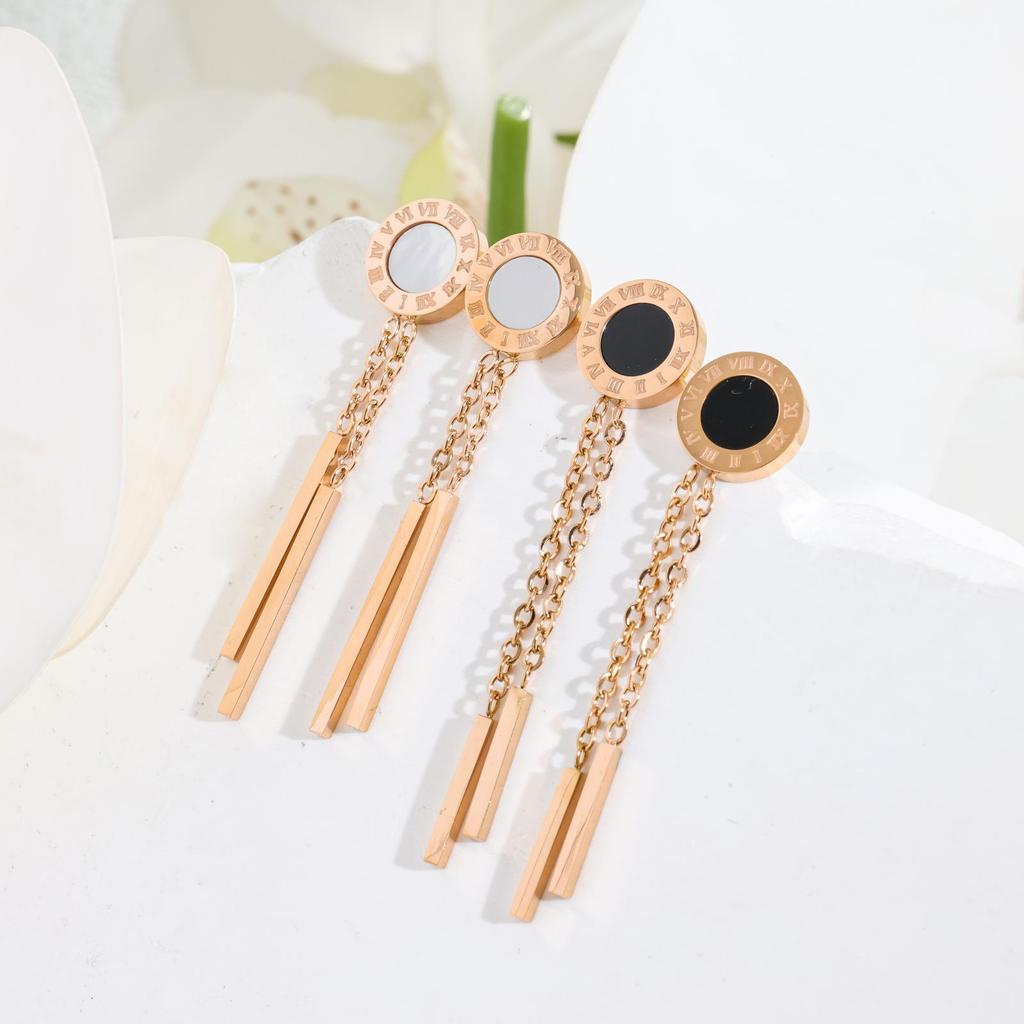 Retro French Roman fringed earrings are suitable for round face and thin stainless steel earrings with simple style