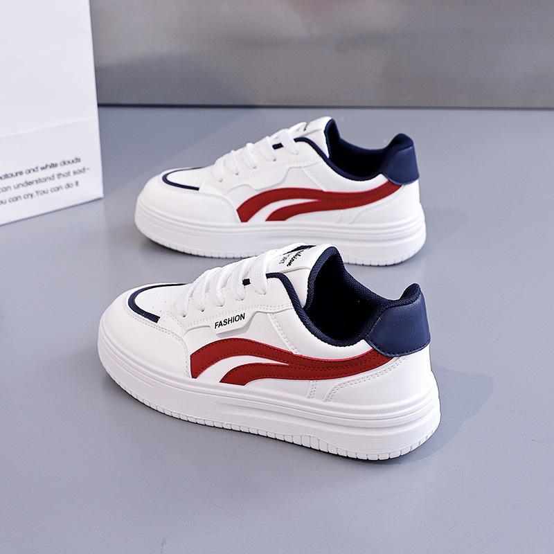 White shoes 2026 autumn new versatile casual women's flat bottomed small leather surface board shoes