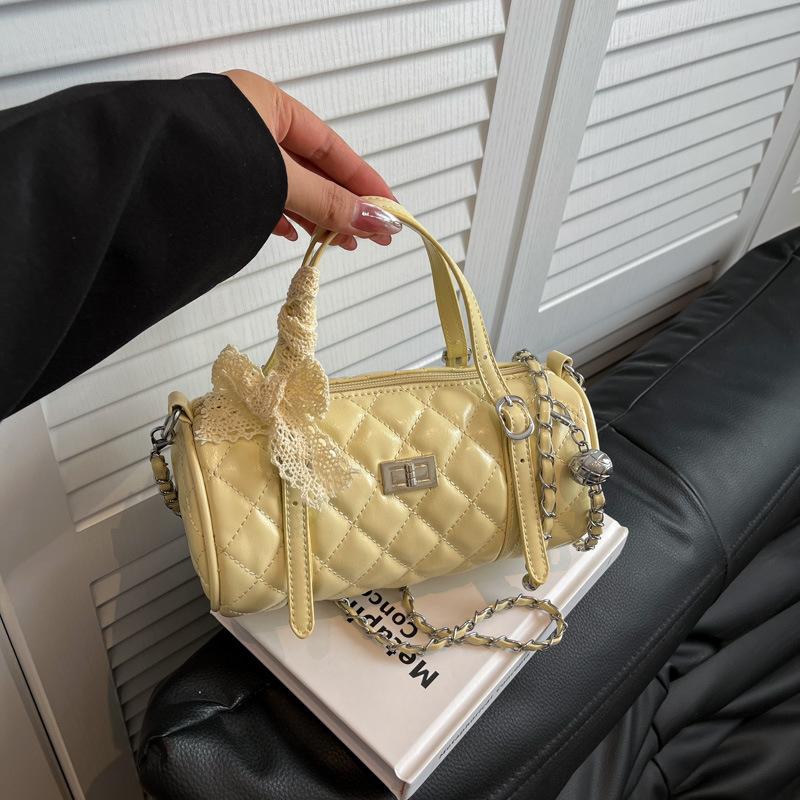 High-end Fashion Rhombus Embroidery Thread Commuter Oblique Span Bag Women's Summer New Shoulder Armpit Bag