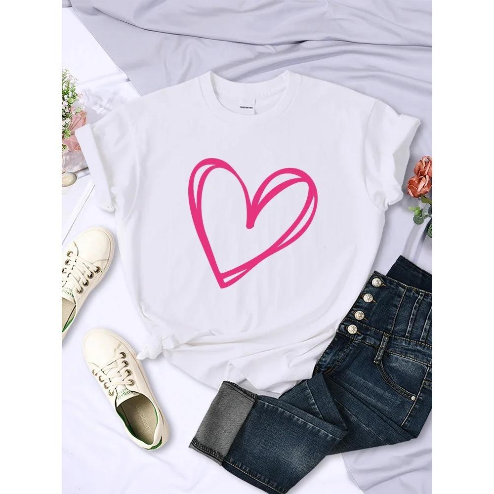 

Женская футболка с принтом розового сердца, повседневная футболка с коротким рукавом, женская летняя одежда Harajuku 2025 года с круглым вырезом унисекс, топы 6XL
