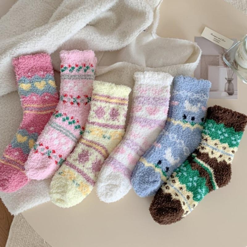 Herbst- und Winter-Nicht-fusselnde Korallenfleece-Socken für Damen, Halbfleece-Damen-Socken für häusliche Wärme, Verdickte Schlafsocken