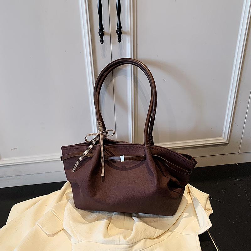 Large Capacity Pleated Bag Women's Autumn and Winter 2025 New Retro Niche Design Shoulder Underarm Bag Commuter Tote Bag