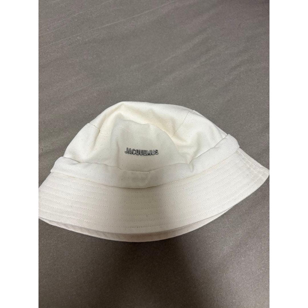 Used JACQUEMUS white bucket hat M