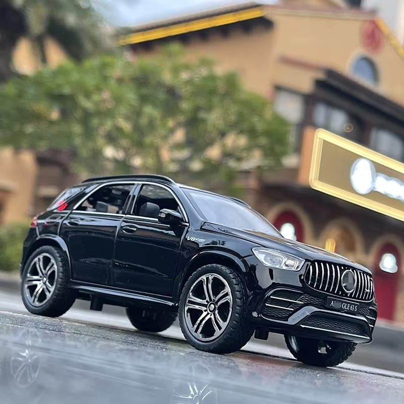 New 1:32 GLE 63S SUV Alloy Car Model Die-cast Metal Toy Off-road Car Model High Simulation Sound and Light Pull Back Collection Children Boy Gift